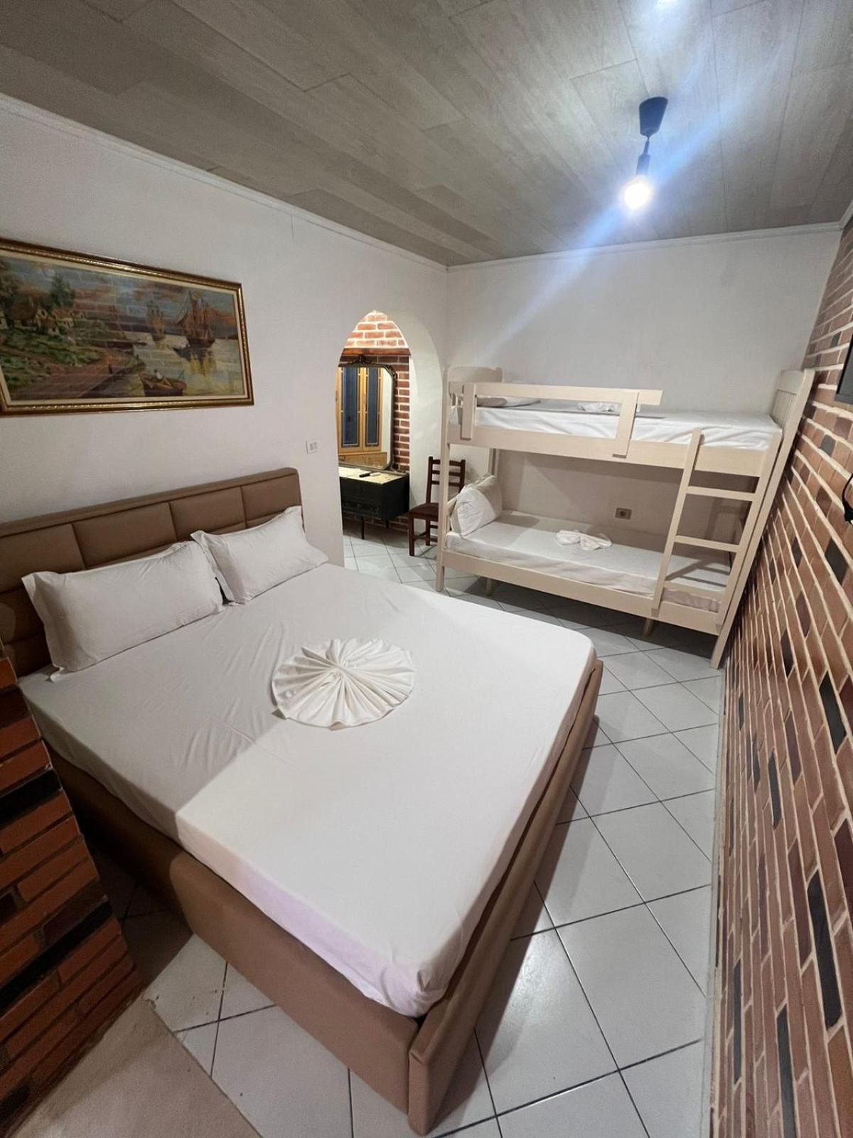 Guest Arbri Guest house *